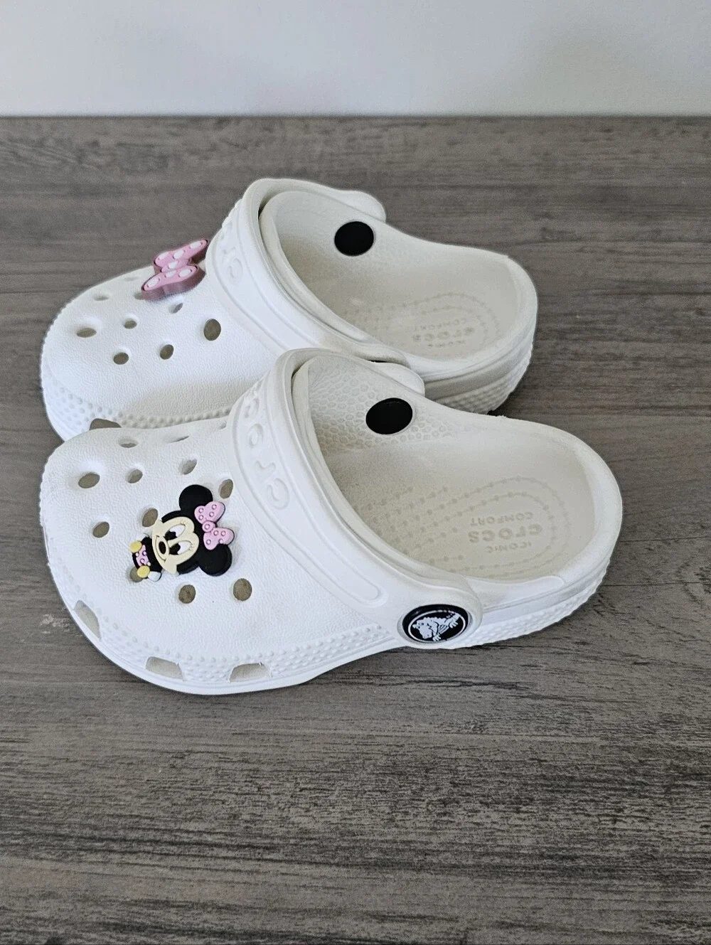 Crocs Kids White Clog Minnie Mouse Pink Bow Charms Baby Toddler C 6